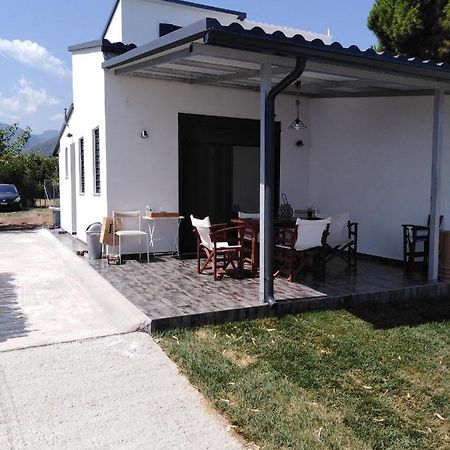 Σπίτι Με Σοφίτα Μπροστά Στη Θάλασσα Villa Trápeza Exteriör bild