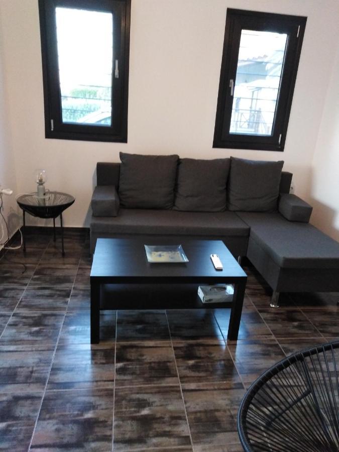 Σπίτι Με Σοφίτα Μπροστά Στη Θάλασσα Villa Trápeza Exteriör bild