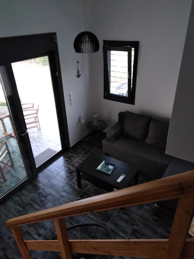 Σπίτι Με Σοφίτα Μπροστά Στη Θάλασσα Villa Trápeza Exteriör bild